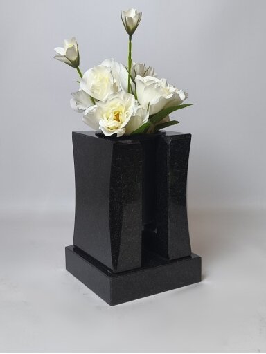 Granitinė vaza (H-23, Ø-16) Granitinė vaza (H-23, Ø-16)