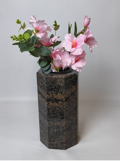 Granitinė vaza, akmuo Aurora, 30 cm Granitinė vaza, akmuo Aurora, 30 cm